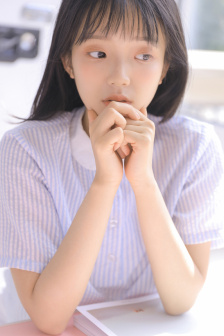 老师你裙子能再穿短一点吗